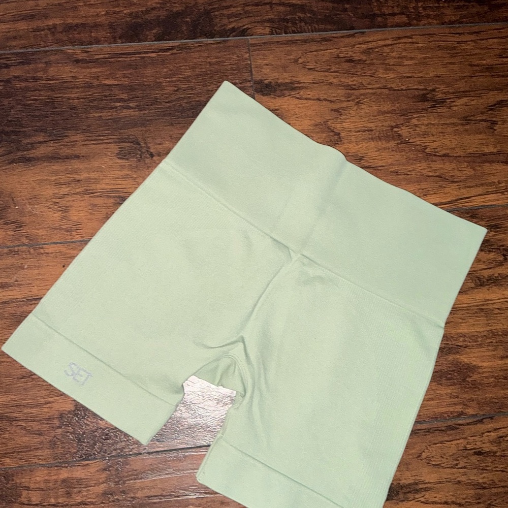 SET ACTUVE GREEN SCULPTFLEX BIKER SHORTS